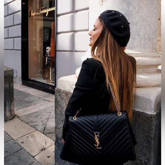 Authentic Yves Saint Laurent Large Grain Envelope Bag - Picture 3 of 16